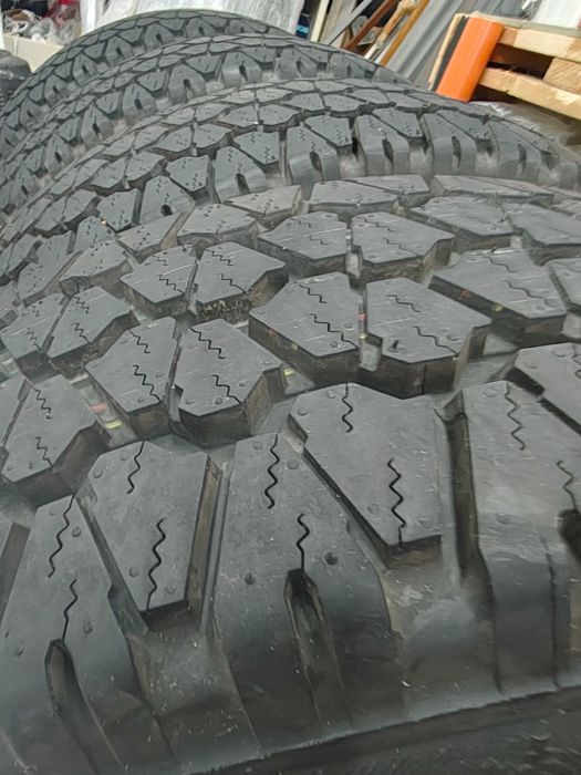 4 броя 215 65 16 c