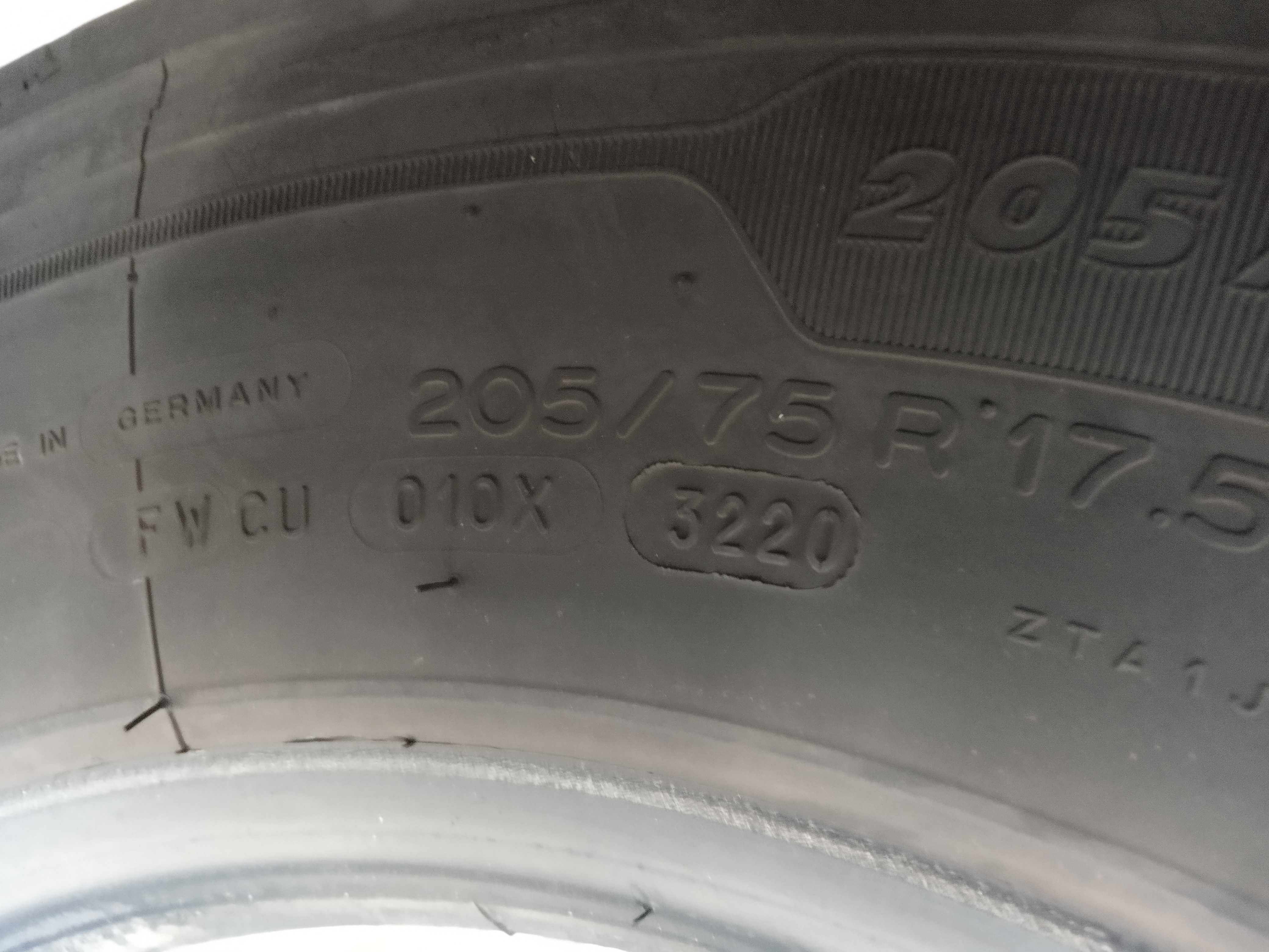 2 товарни гуми 205/75R17.5 Michelin Multi Z 124/122M M+S 14PR DOT2020
