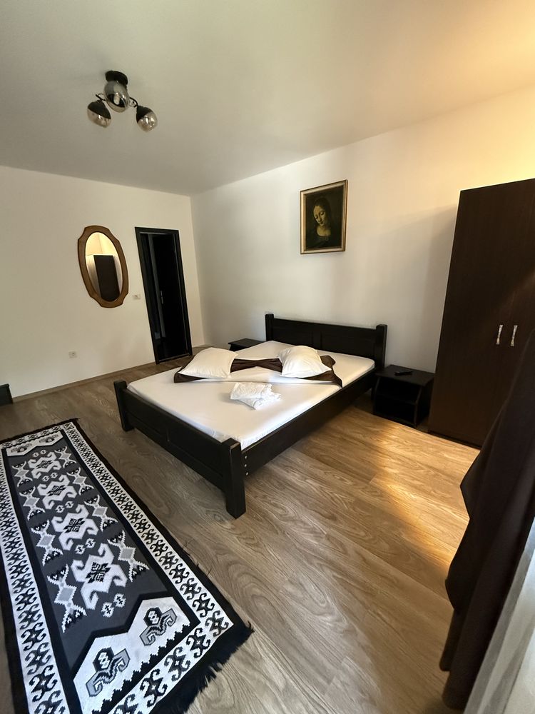 Cabana  cu piscinǎ si ciubǎr