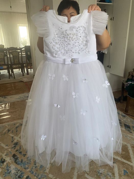 продается бальный платья одето только 1раз совсем новый