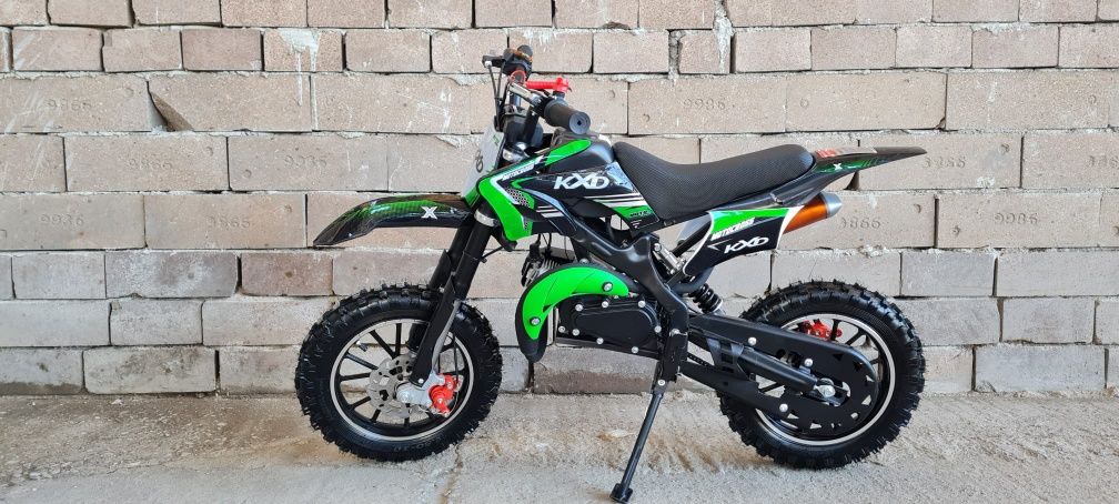 Cross 49cc adus din Germania pentru copii cu motor pe benzina in 2 t