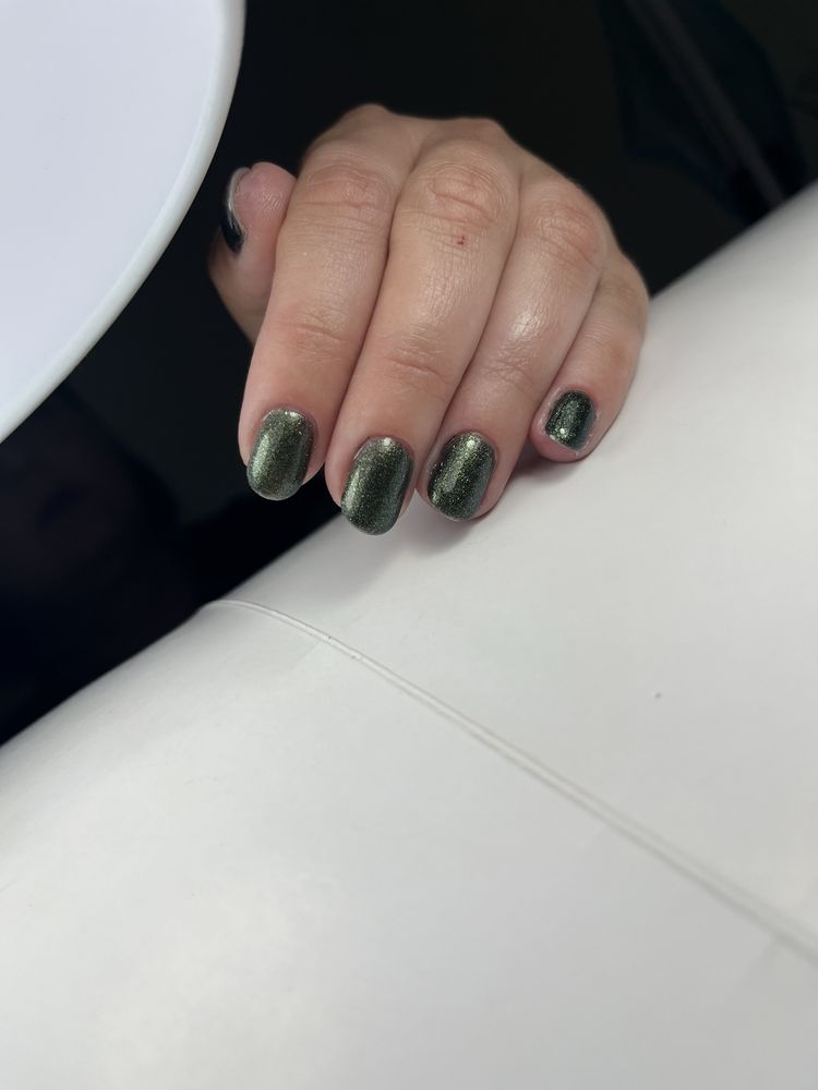 Aplic unghii cu gel și oja semipermanenta