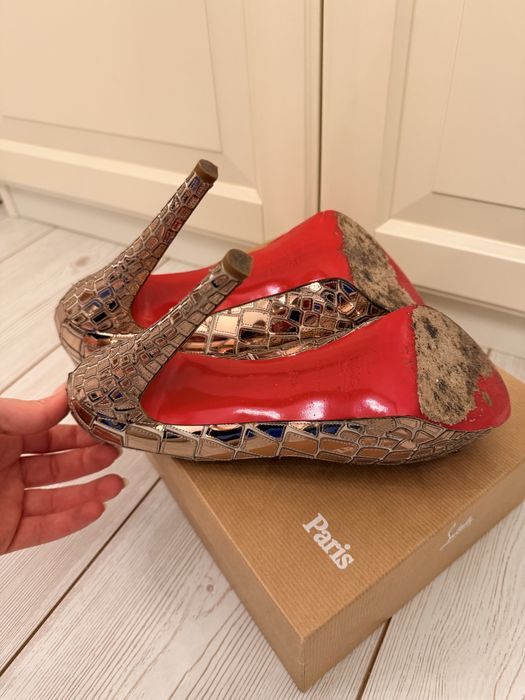 Pantofi Louboutin marime 38.5