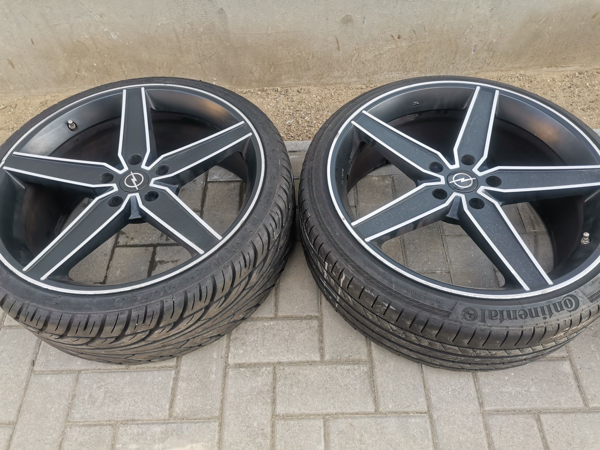 JANTE aliaj R20/ 5×115, 8,5J cu cauciucuri vară 225/35