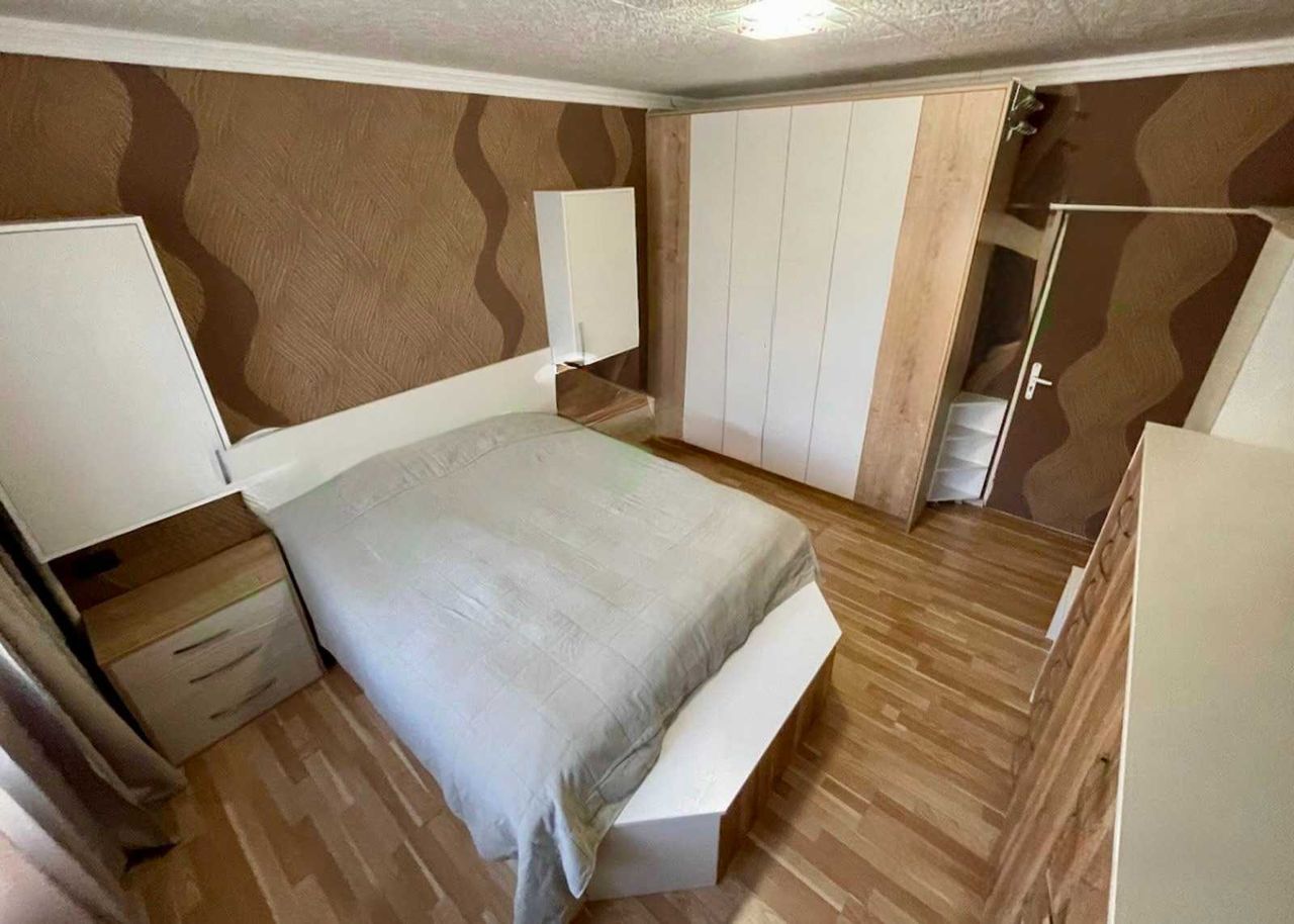 Продава се Тристаен апартамент в София, Люлин 8 - 80 кв.м за 2875 €/кв.м - Снимка #3