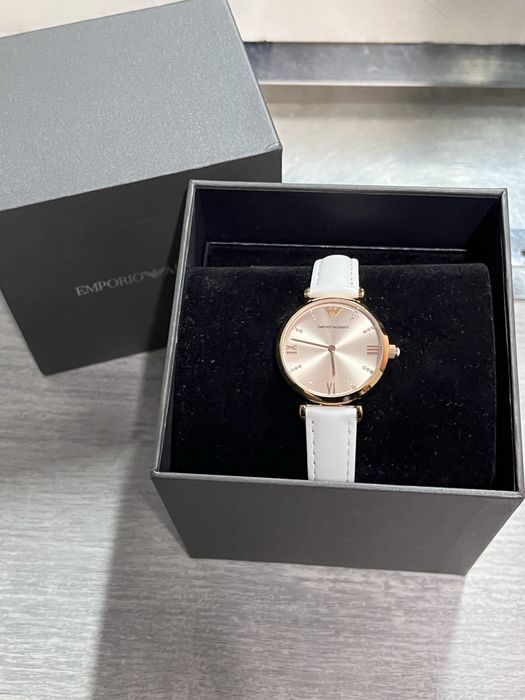 Ceas Dama  Emporio Armani.Ca nou