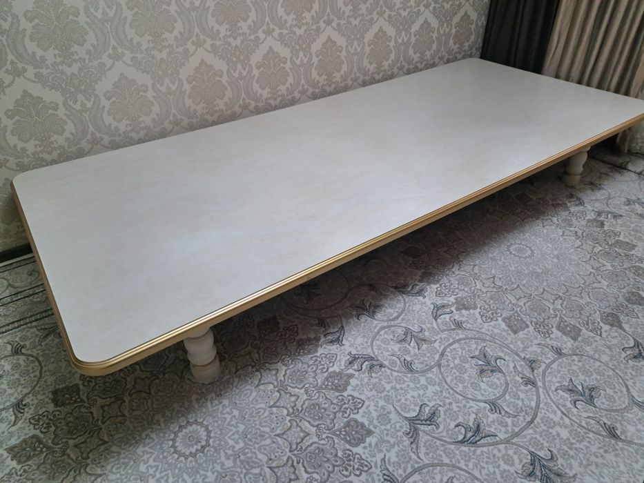 Стол новым состоянии