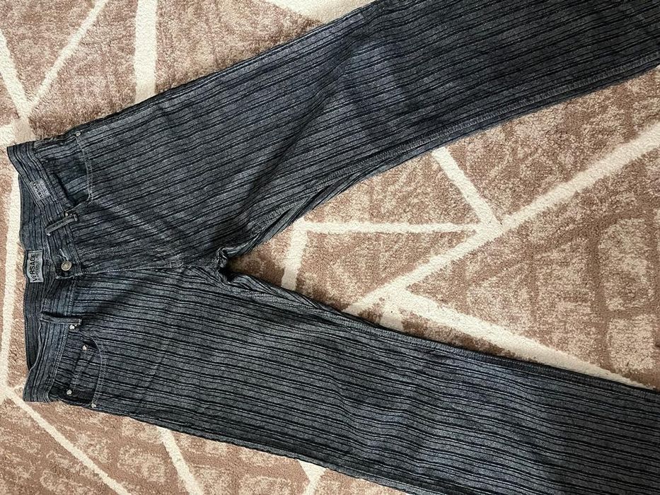 Vând pantaloni/blugi Versace Jeans Couture originali