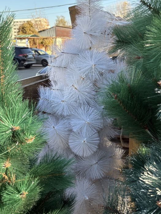 Коледни изкуствени елхи