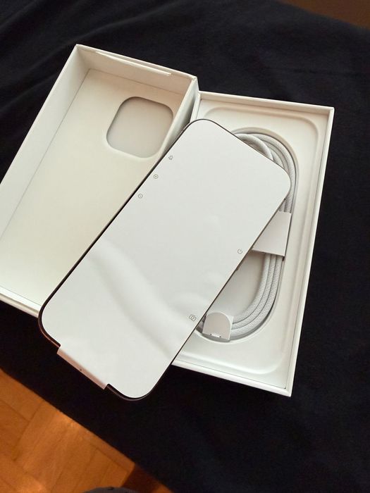 iPhone 16 Pro Desert Titanium 128GB