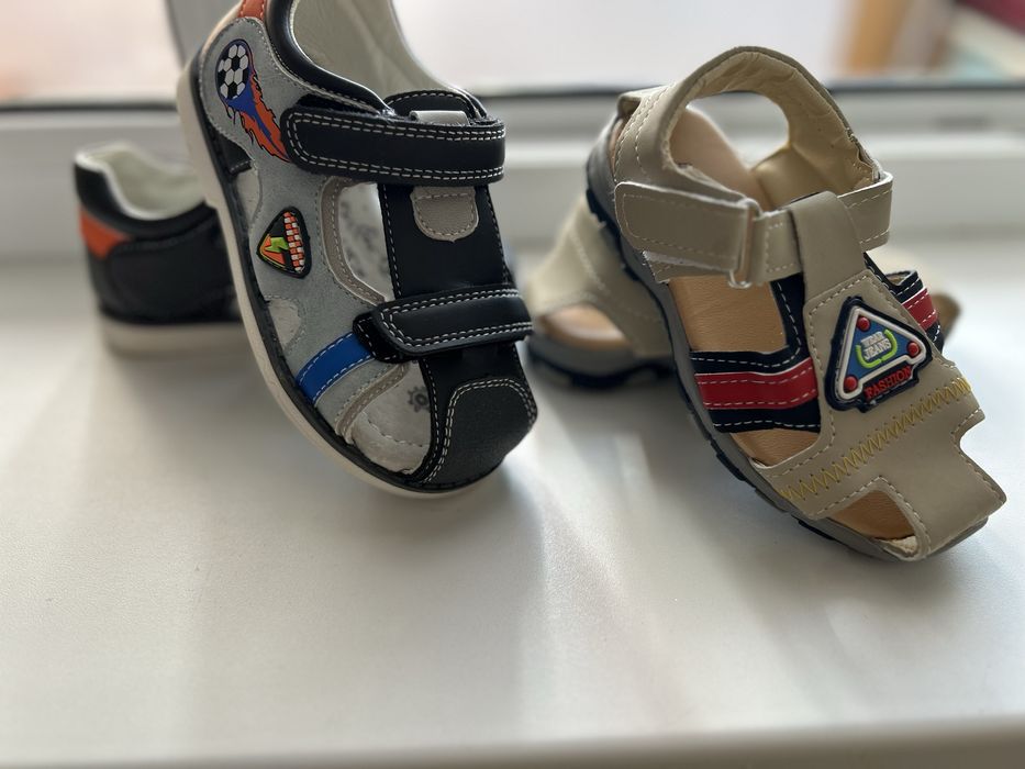 Срочно отдам по 2000 тенге сандалики