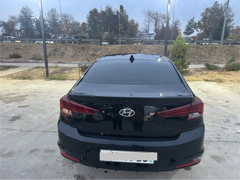 Hyundai Elantra 2020 yil