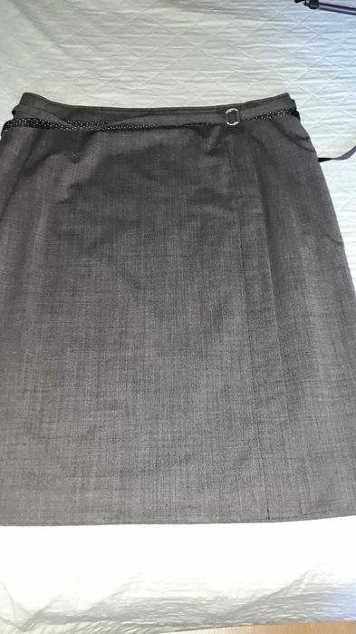 Елегантен бизнес костюм Marina Rinaldi