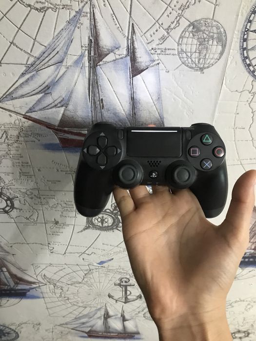 Продается джойстик пс4 оригинальный