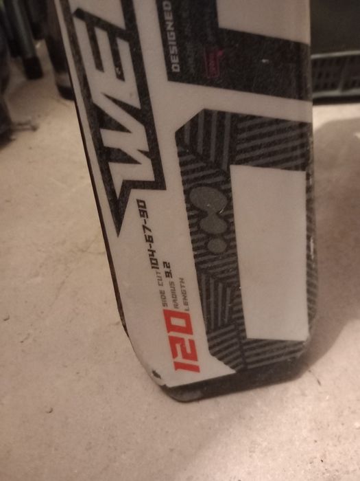 Vând schiuri și clapari