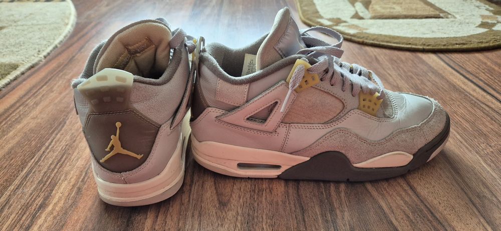 Adidași AIR JORDAN 4 Retro SE Craft Photon Dust, mas 42
