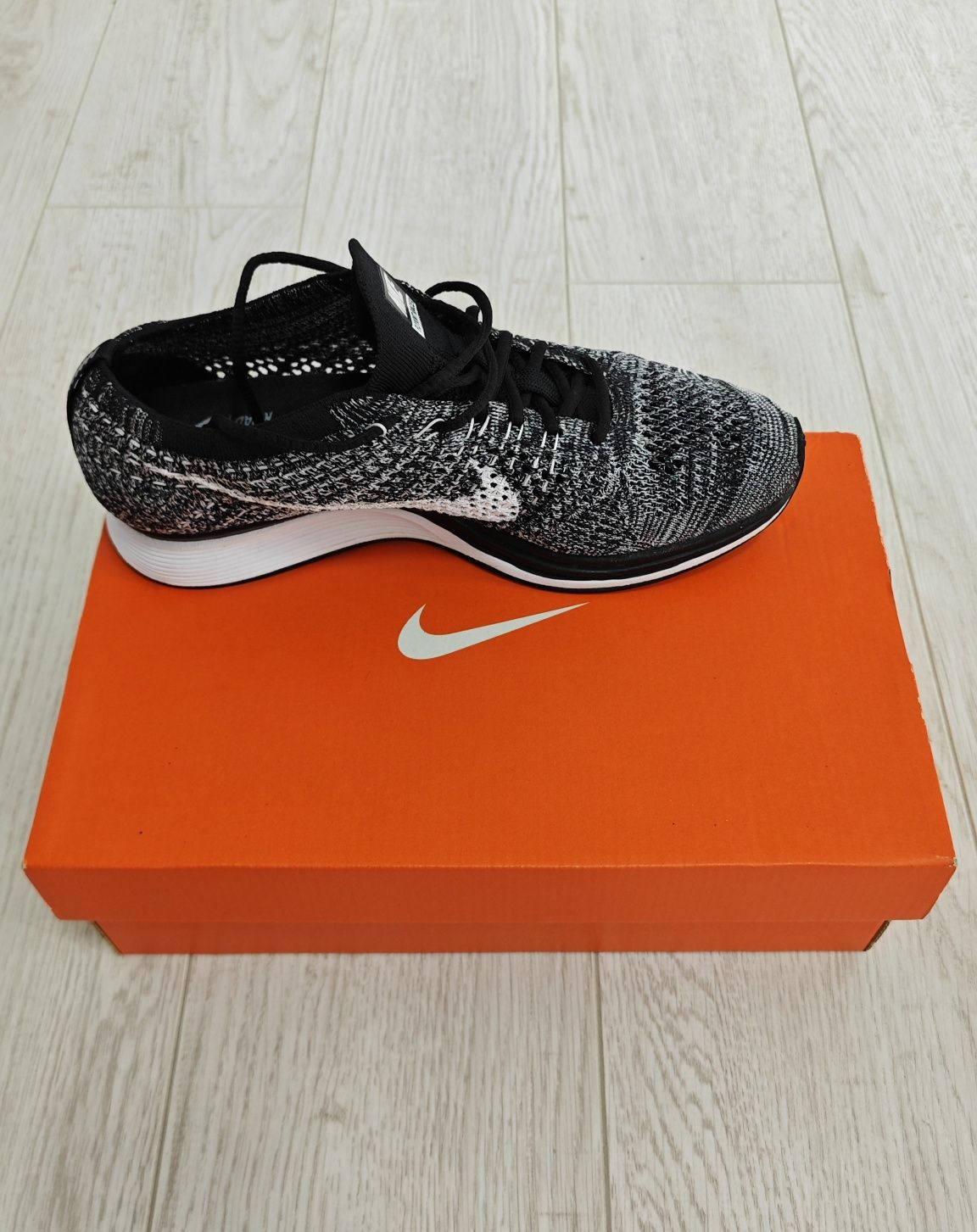 Нови !!! Nike flyknit racer 40 номер