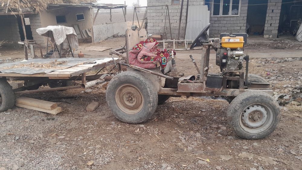 Mini Traktor sotiladi srochni
