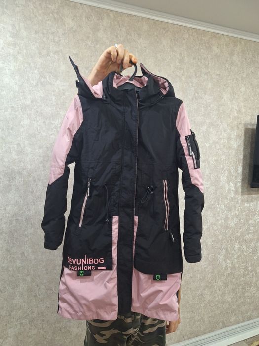 Продам куртку на девочку