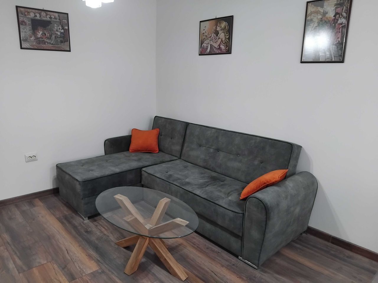 Продава се Двустаен апартамент в Русе, Център - 62 кв.м за 2178 €/кв.м - Снимка #19