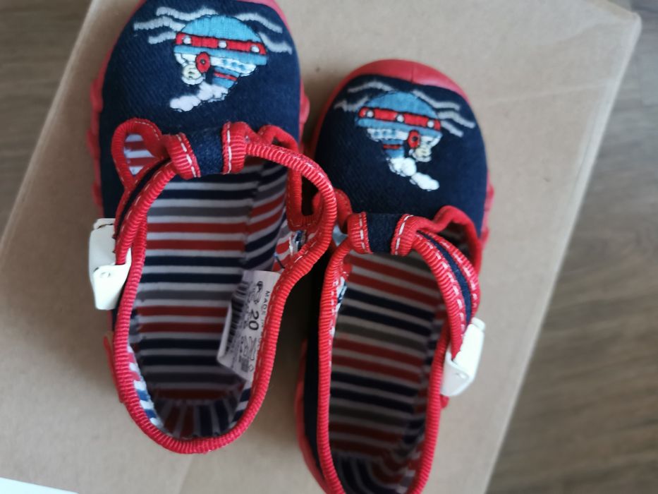 Лот сандали и пантофки 20-21 номер