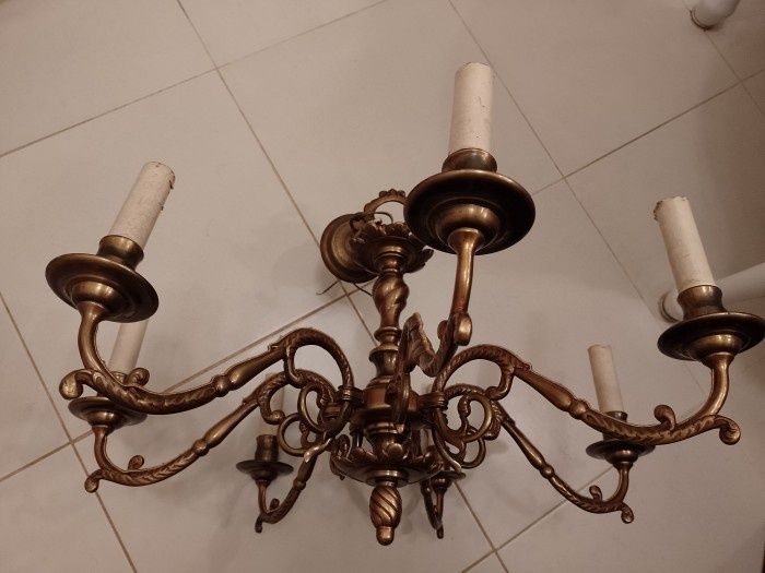 Candelabru  bronz masiv cu 7 brațe de dimensiuni mari,piesa cu o lucră