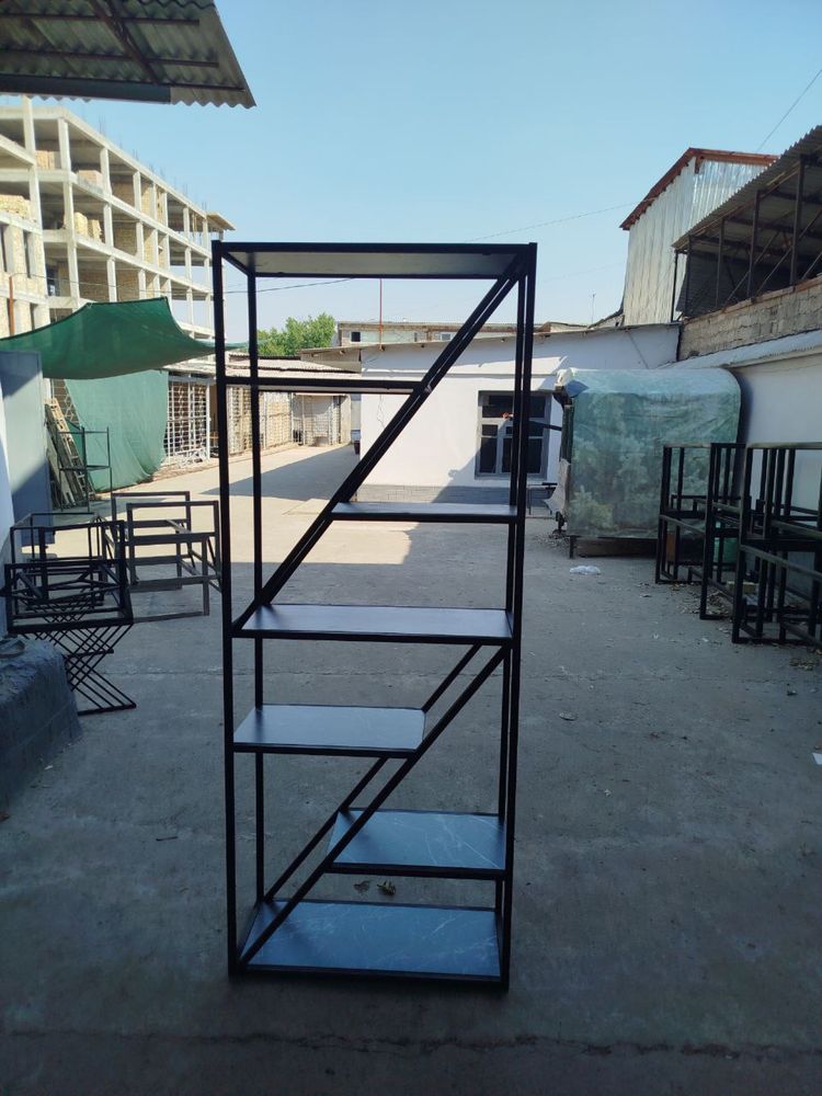 Loft mebel stelajlari
