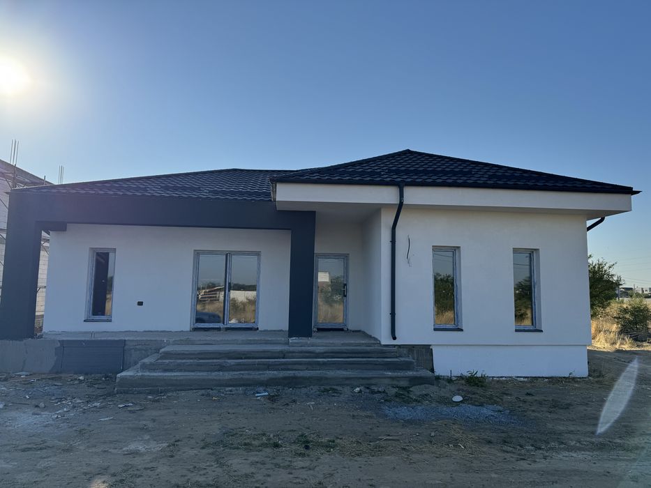 Vând casa parter zona anl parc