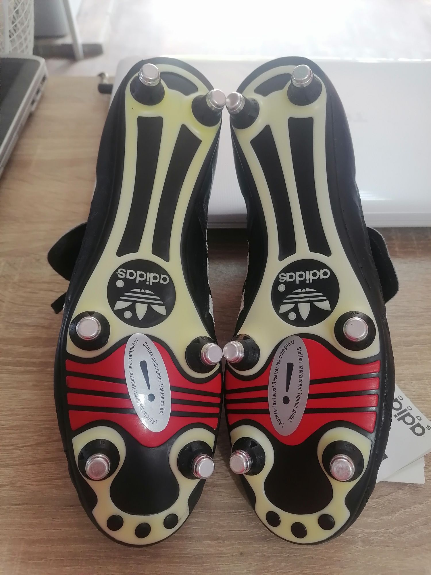 Футболни обувки adidas