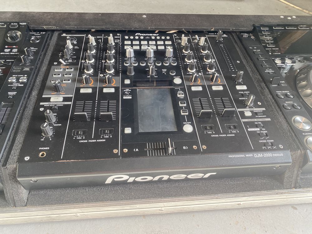 Vand pioneer cdj 2000 nexux si djm 2000nexus