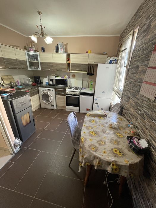 Слънчев двустаен с бокс и гледка към Балкана – готов за нанасяне!