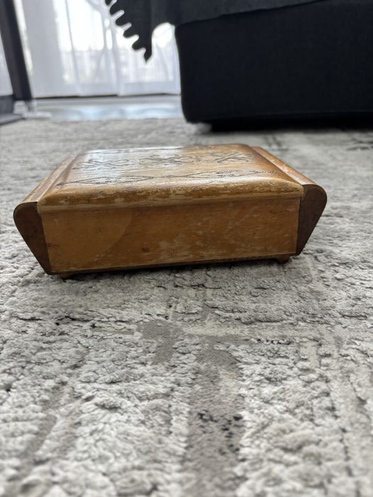 ретро дървена кутия