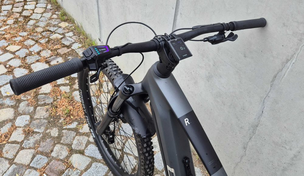 Електрически карбонов велосипед E bike CUBE STEREO 140 Race, BOSCH CX