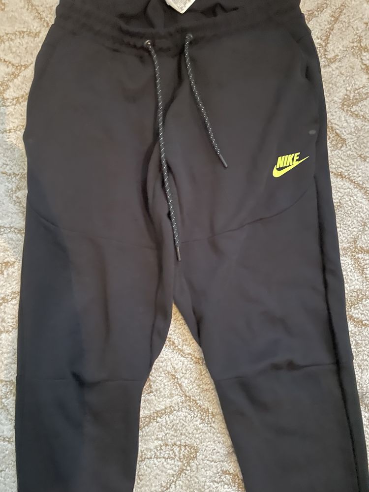 Pantaloni nike tech originali