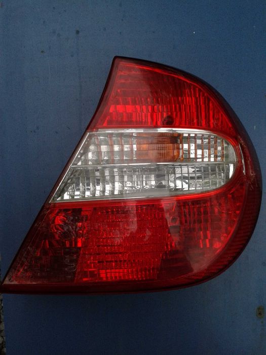 Фонарь стоп сигнал задний правый Toyota Camry 30 седан KOITO оригинал
