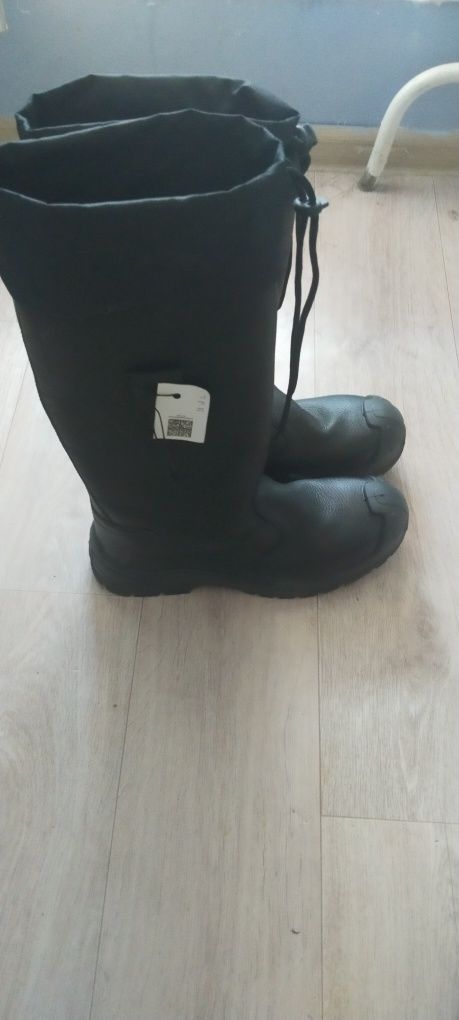 Продам сапоги зимние.летние