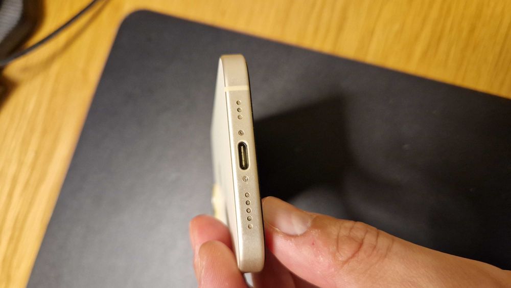iPhone 15 128GB жълт