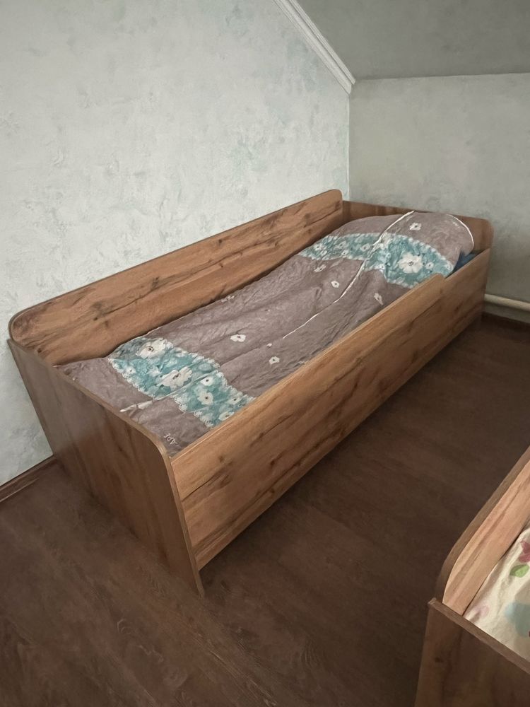 Кровать для взрослых и детей 2 шт.