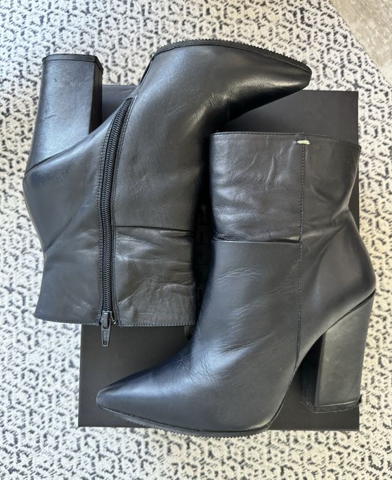 Дамски боти от естествена кожа