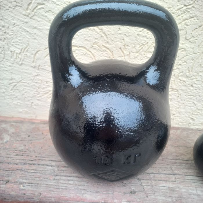 Гиря 16 кг СССР литая.