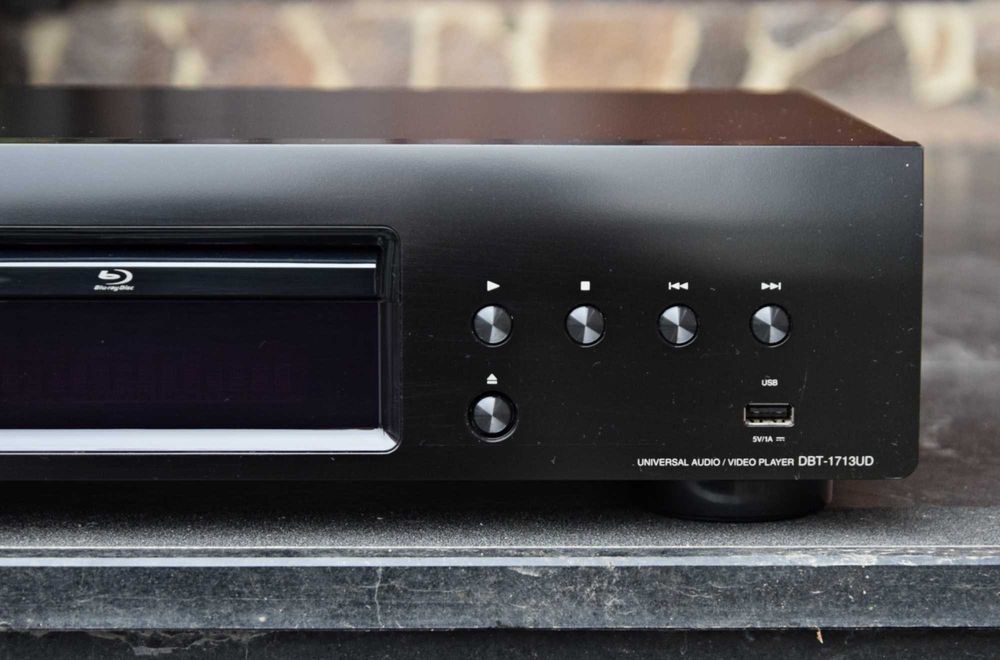 3D Blu-ray DVD/CD player Denon DBT-1713UD