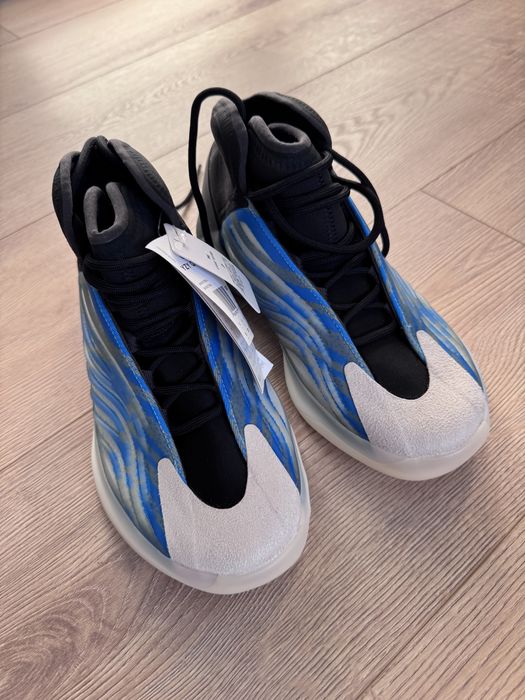 Yeezy Quantum 43 1/3