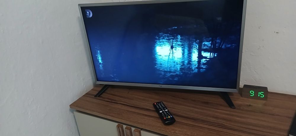 Vand tv lg.diagonala 80 cm.smart.