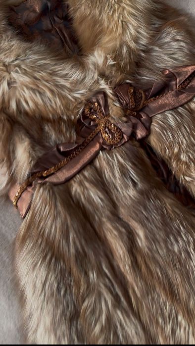 Дамско яке, жилетка, изработена от лисица