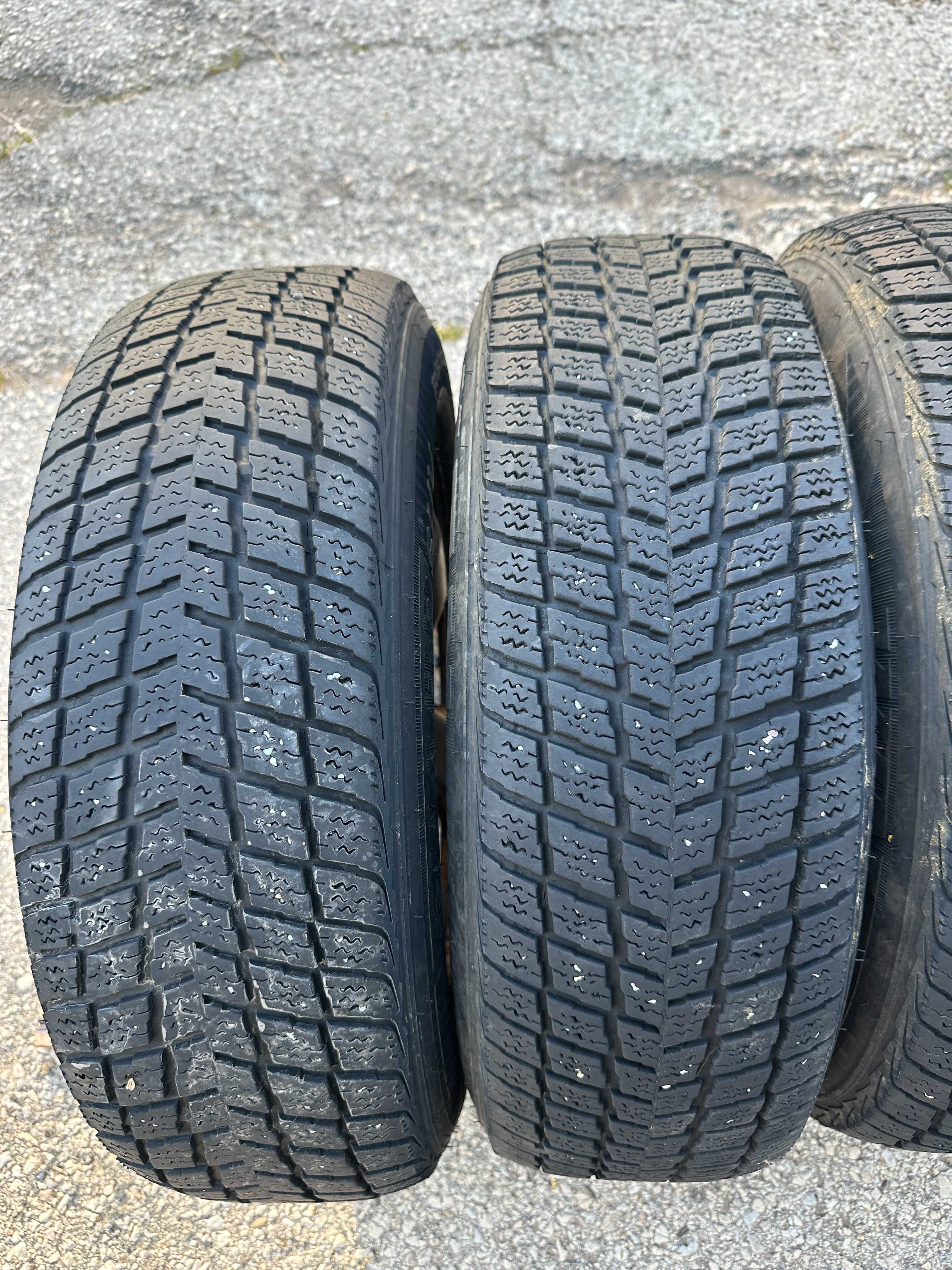 4бр. зимни гуми 205/70/15 - Nexen Winguard SUV