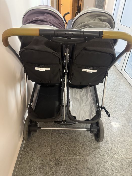 Количка за близнаци