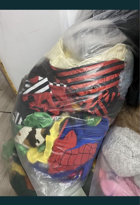 Costume CARNAVAL mix copii și Adulți en-gros la kg