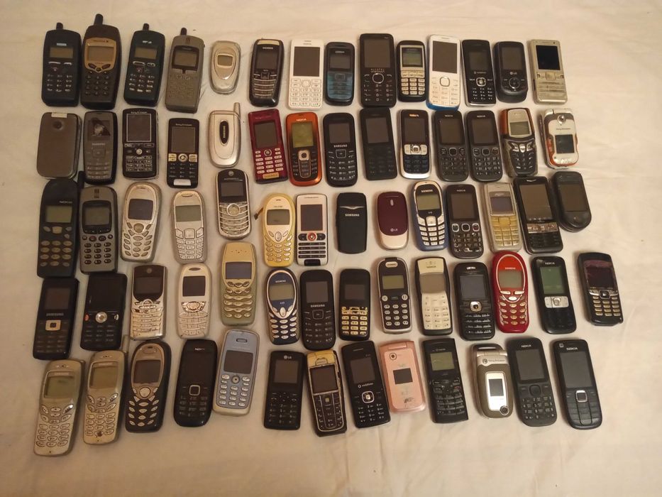 Телефони,зарядни,батерии,протектори,панели и др. - на изгодни цени !