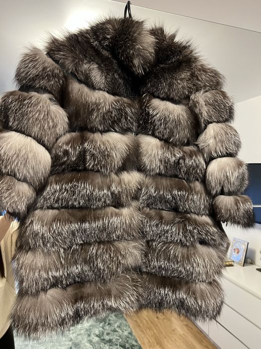 Haina de blana , cu maneci si lungime ajustabile !