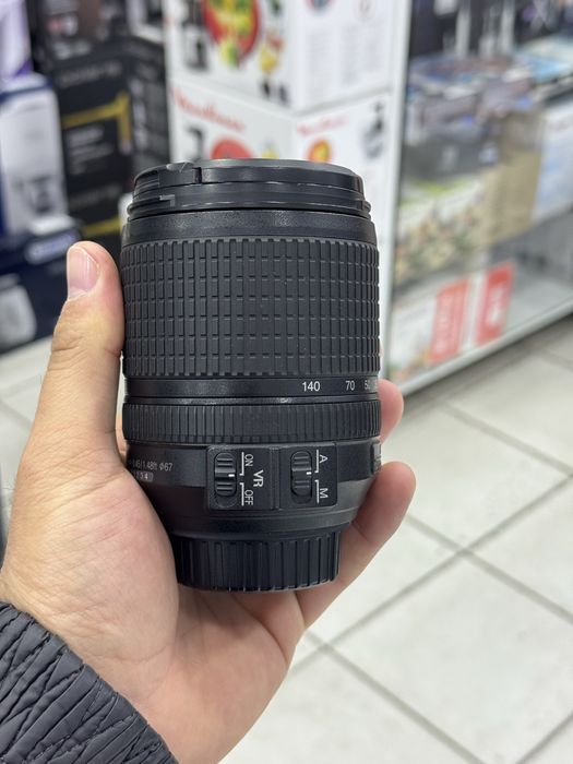 Nikon 18-140mm obektiv